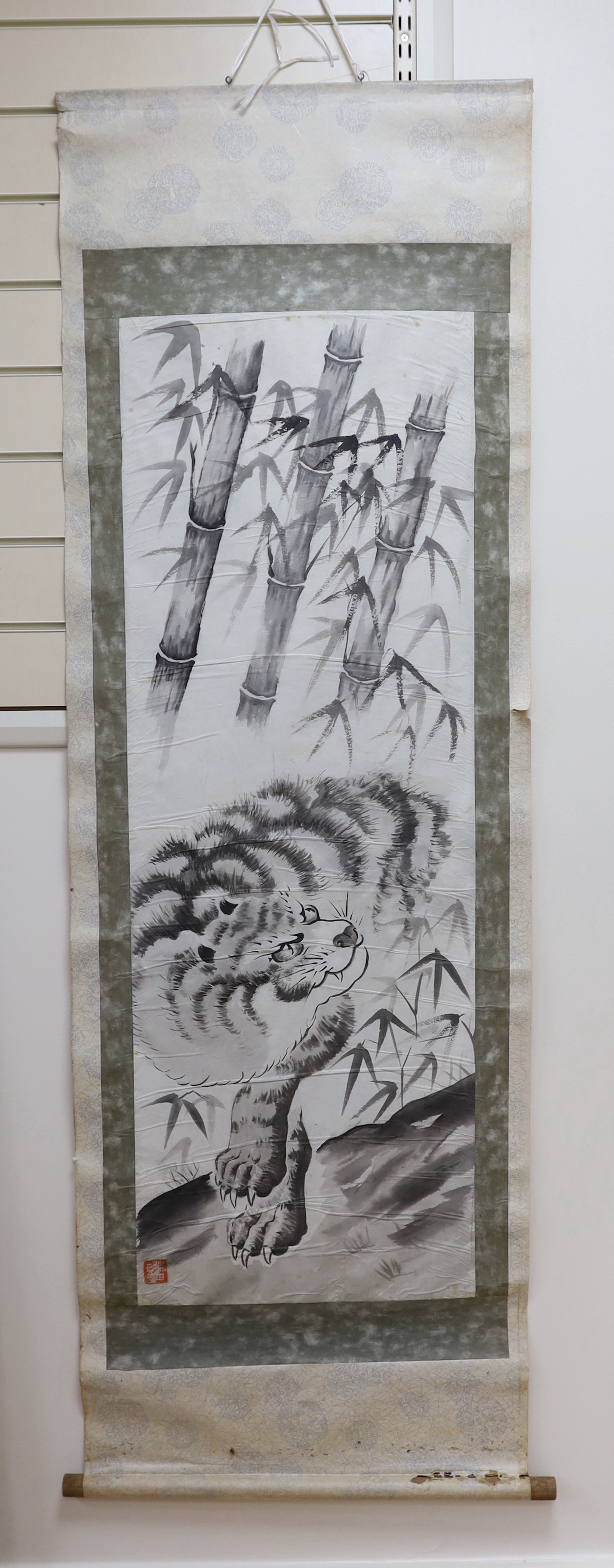 Hayashi Michkiken (Japanese late 20th century), watercolour scroll painting depicting a tiger and bamboo, inscribed and dated 64th year Showa for 1986, 119 x 40cm